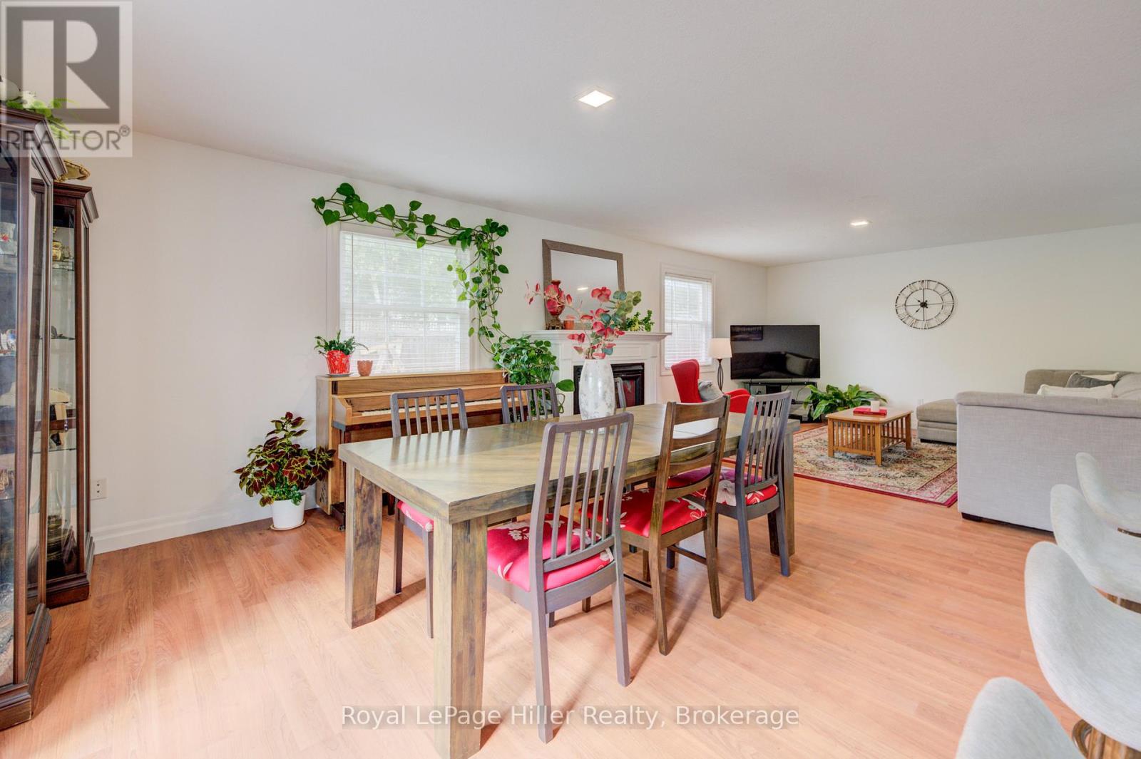 34 EAGLE DRIVE - 12
