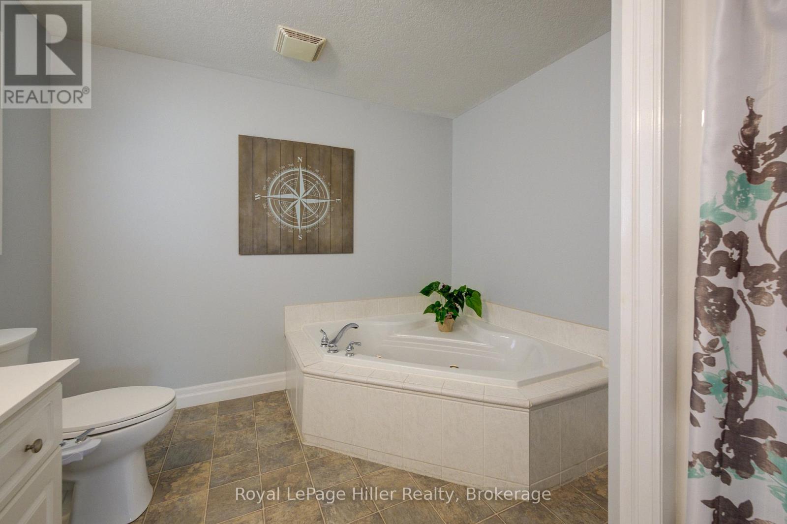 34 EAGLE DRIVE - 25