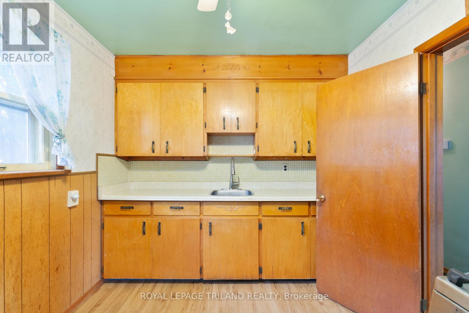 87 ARCADIA CRESCENT Property Photo