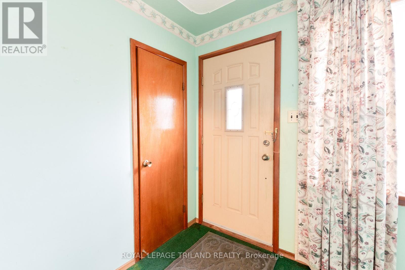 87 ARCADIA CRESCENT Property Photo