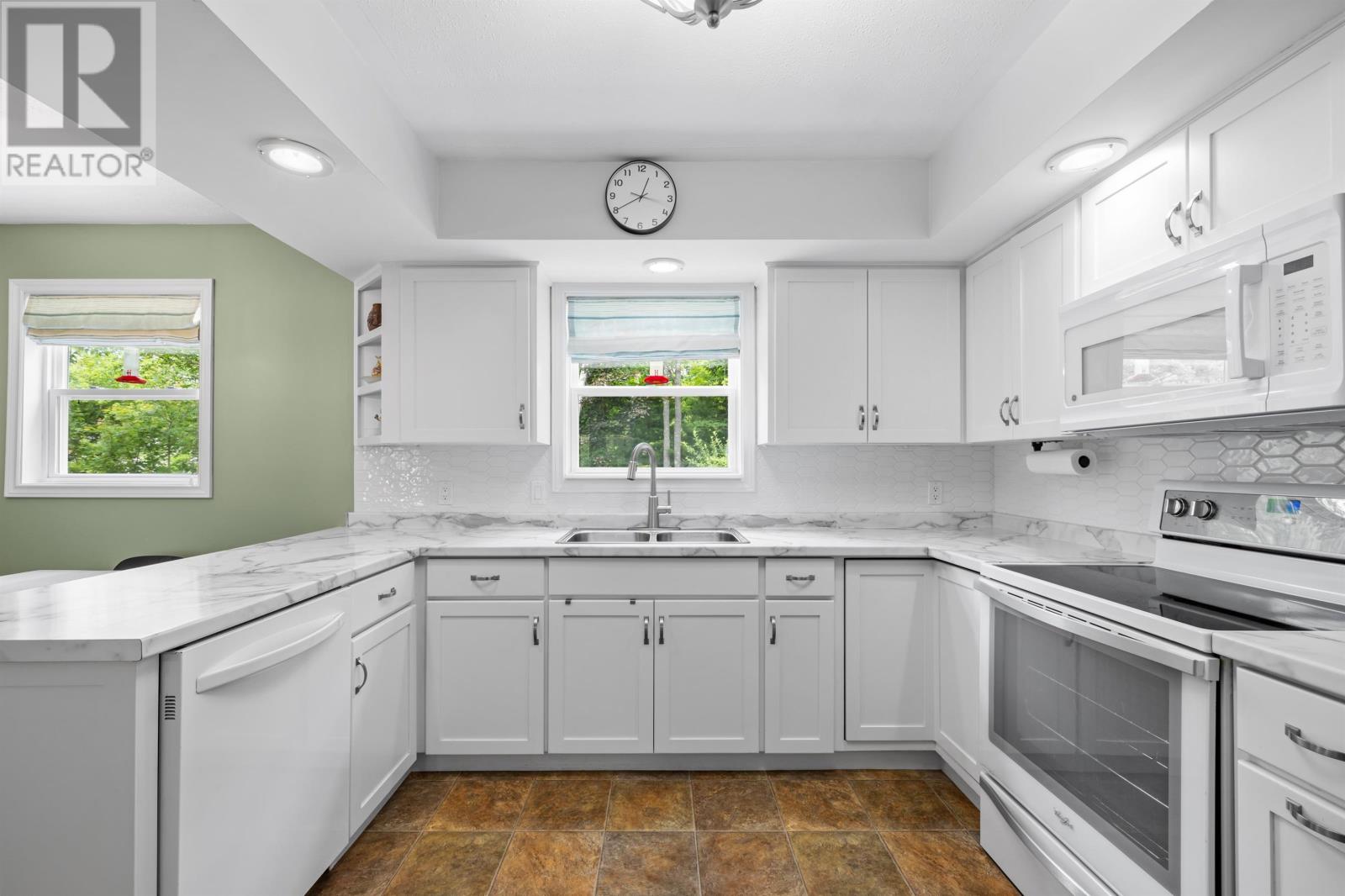 10 Woodlands Blvd — photo 16