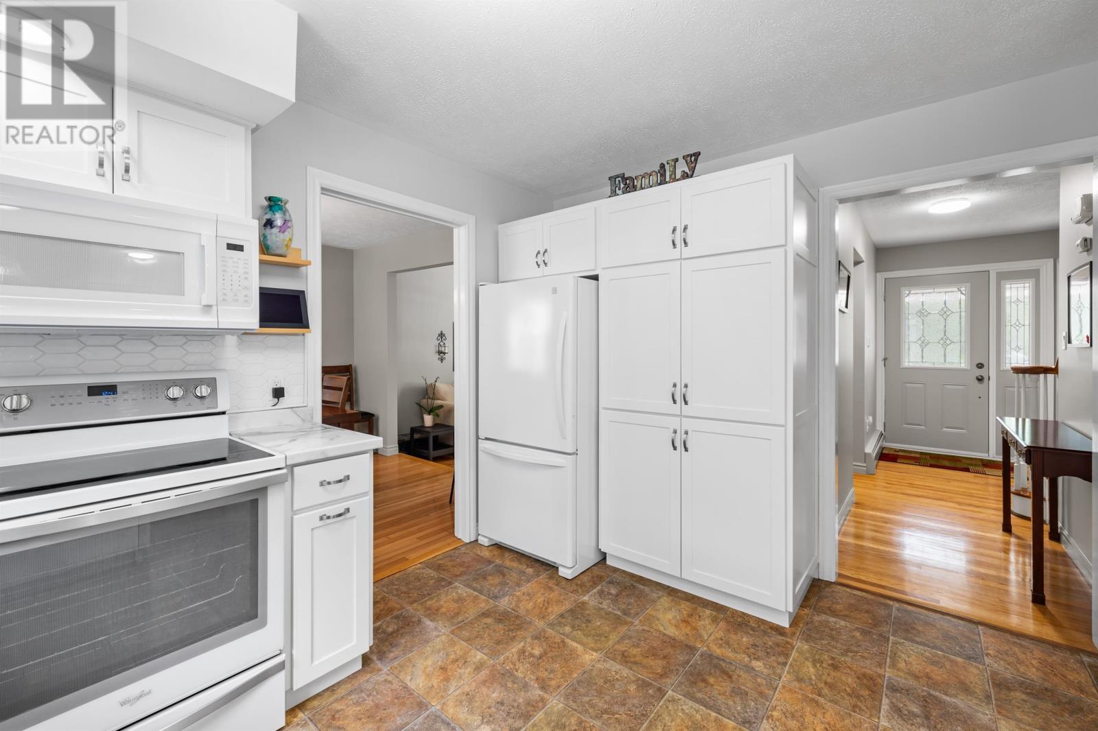10 WOODLANDS BLVD - 17