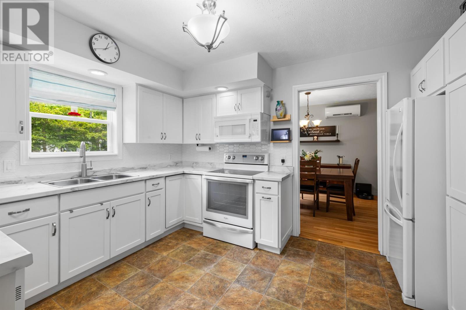 10 WOODLANDS BLVD - 19