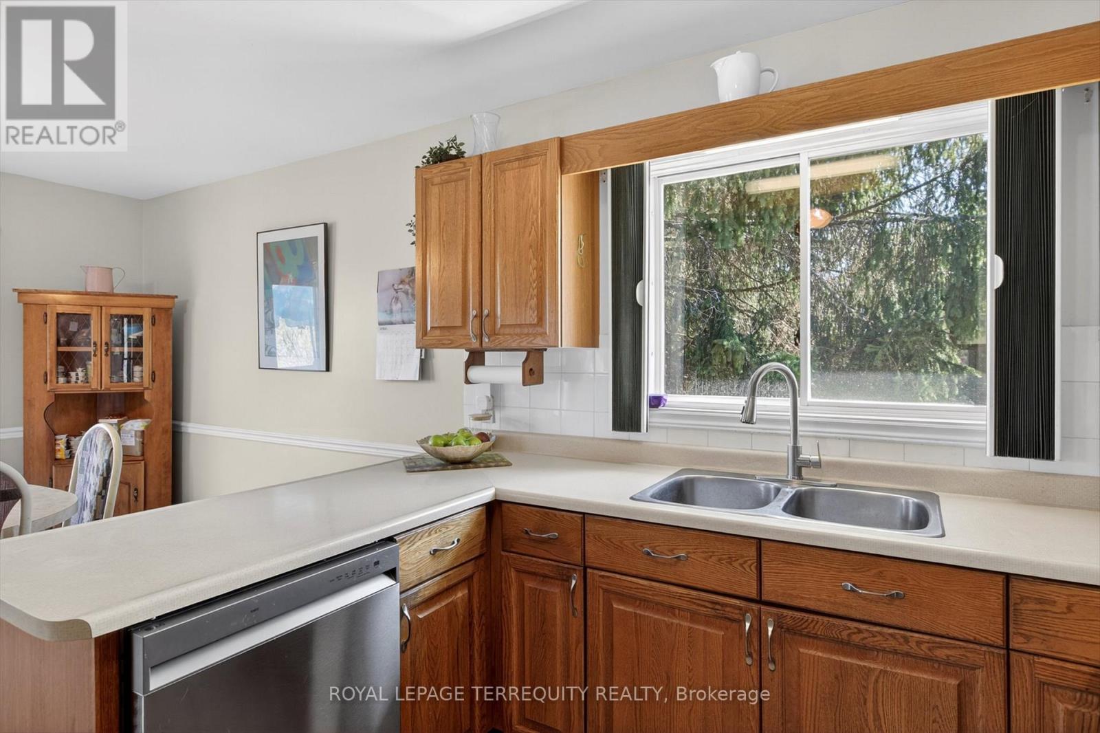 54 TRENT DRIVE - 17