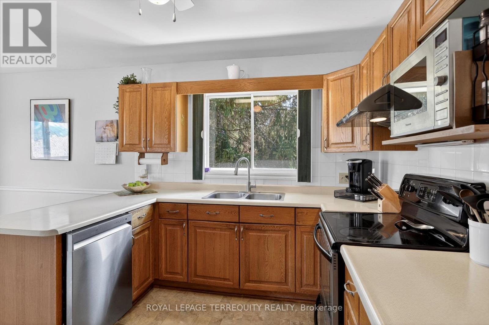 54 TRENT DRIVE - 19
