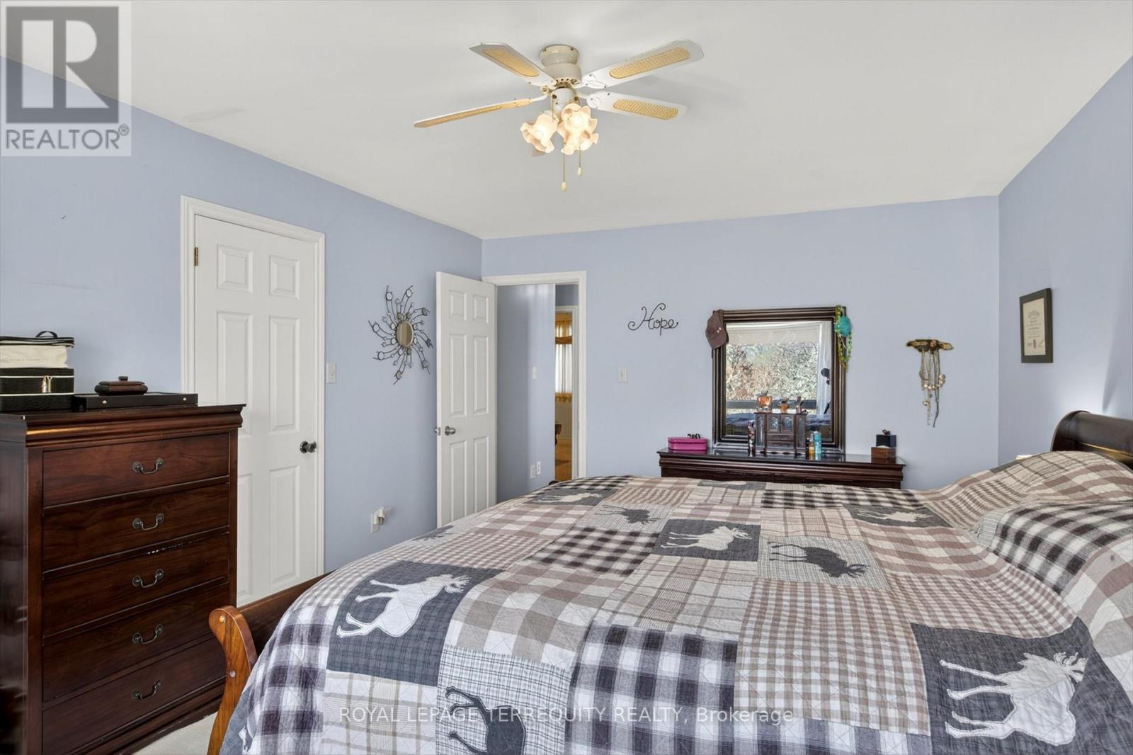 54 TRENT DRIVE - 25