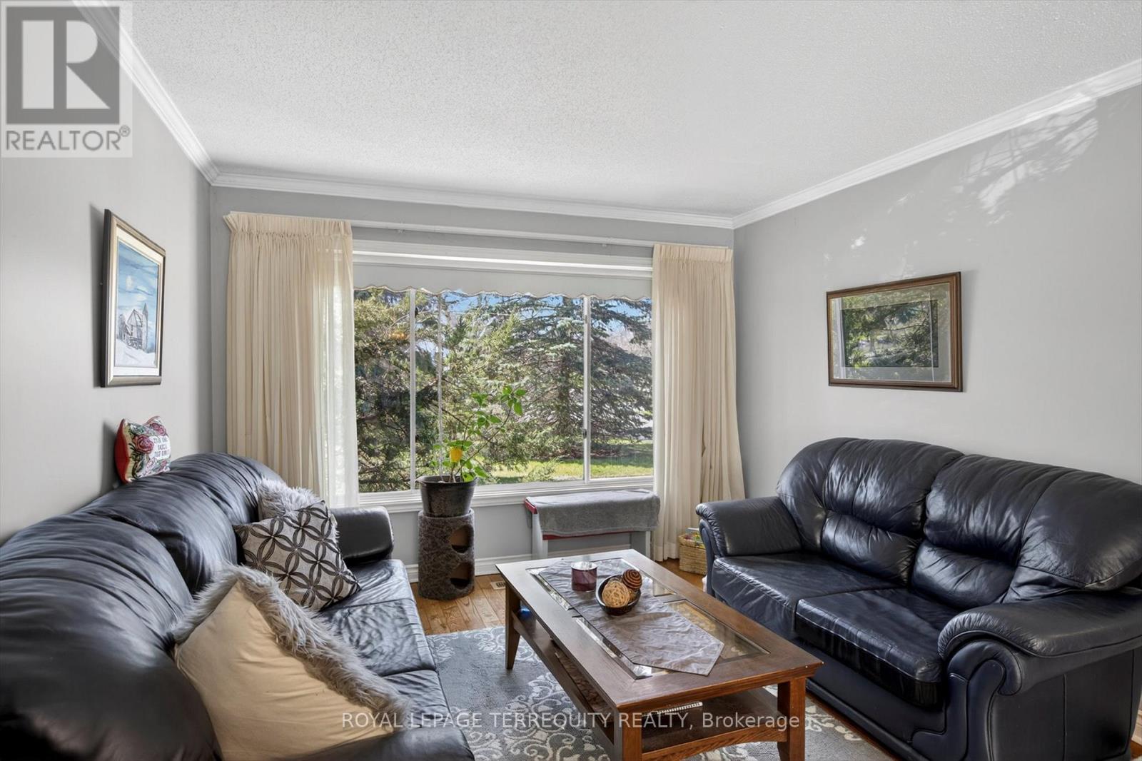 54 TRENT DRIVE - 6