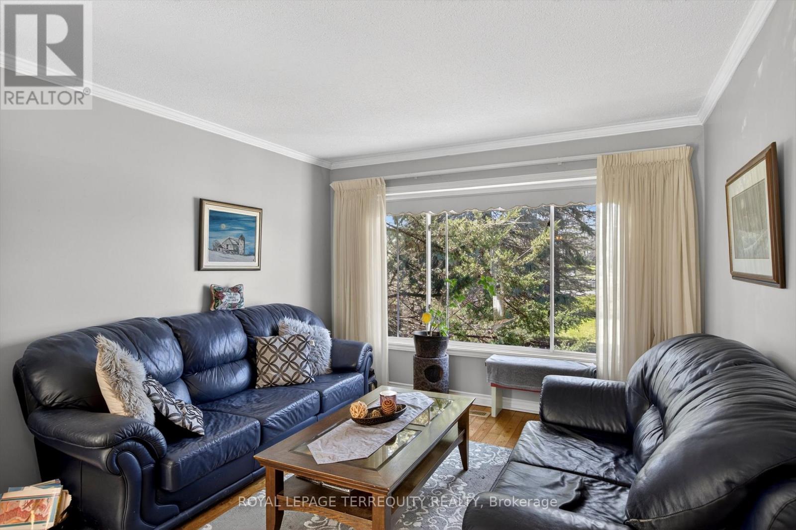 54 TRENT DRIVE - 7