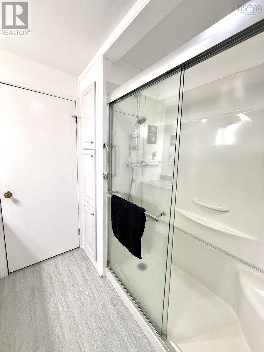 Property 12 of 39 of 2252 Highway 1