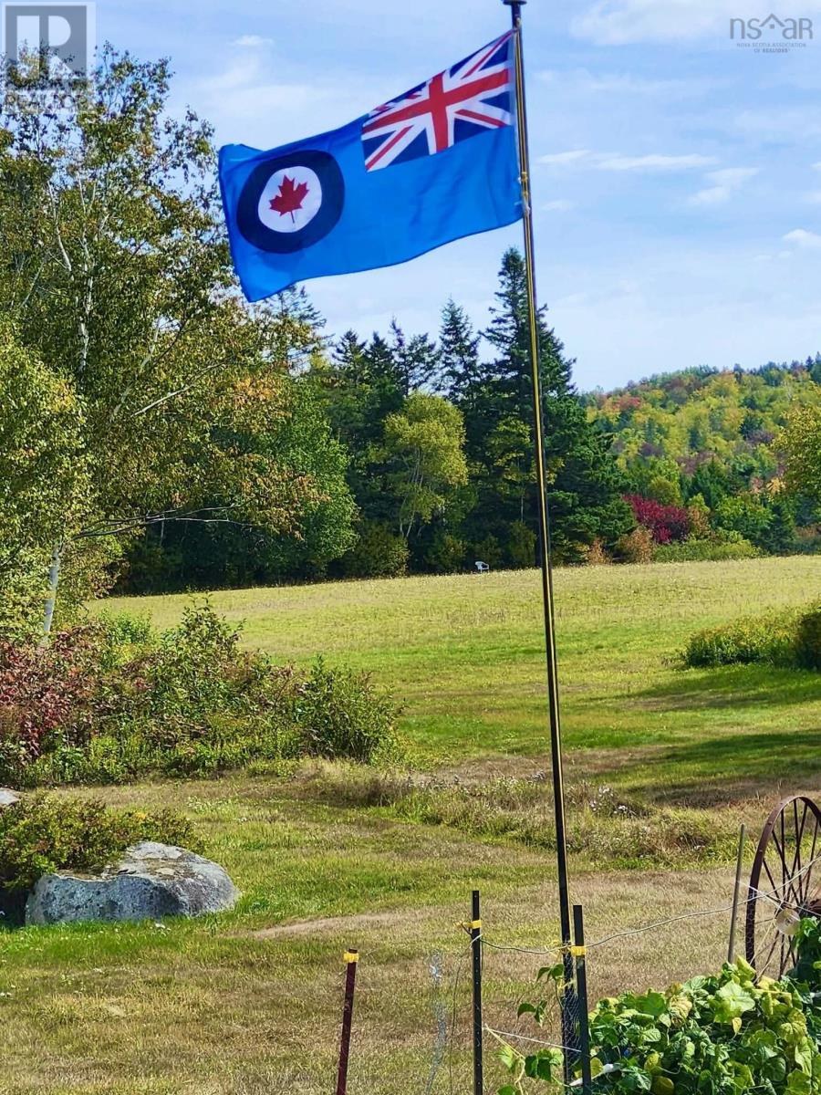 Property 24 of 39 of 2252 Highway 1