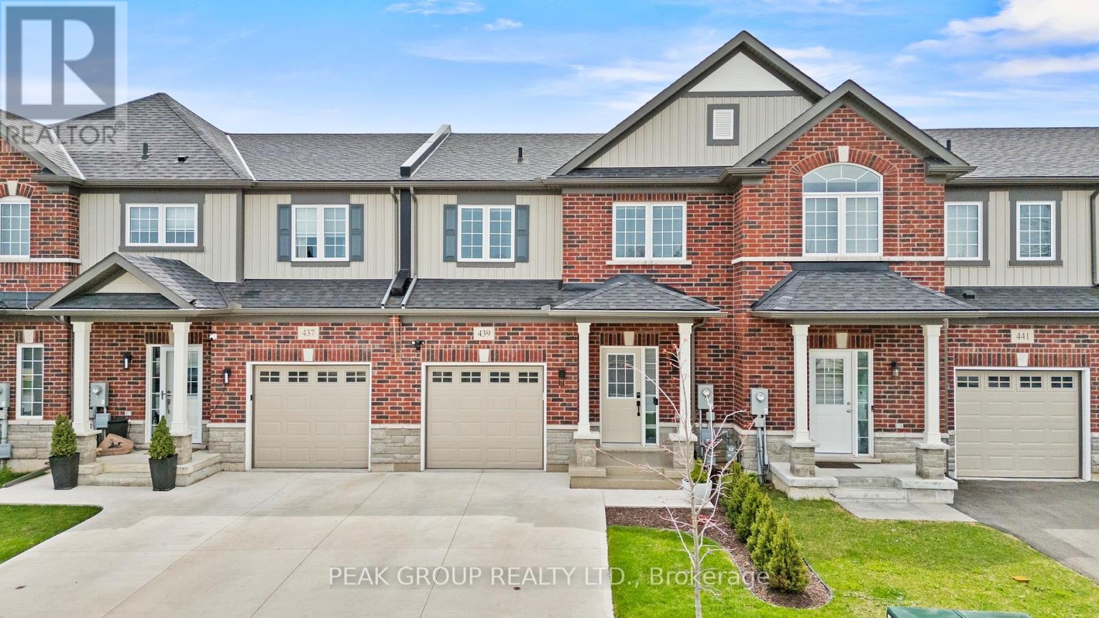 439 WILLIAMS CRESCENT - 1
