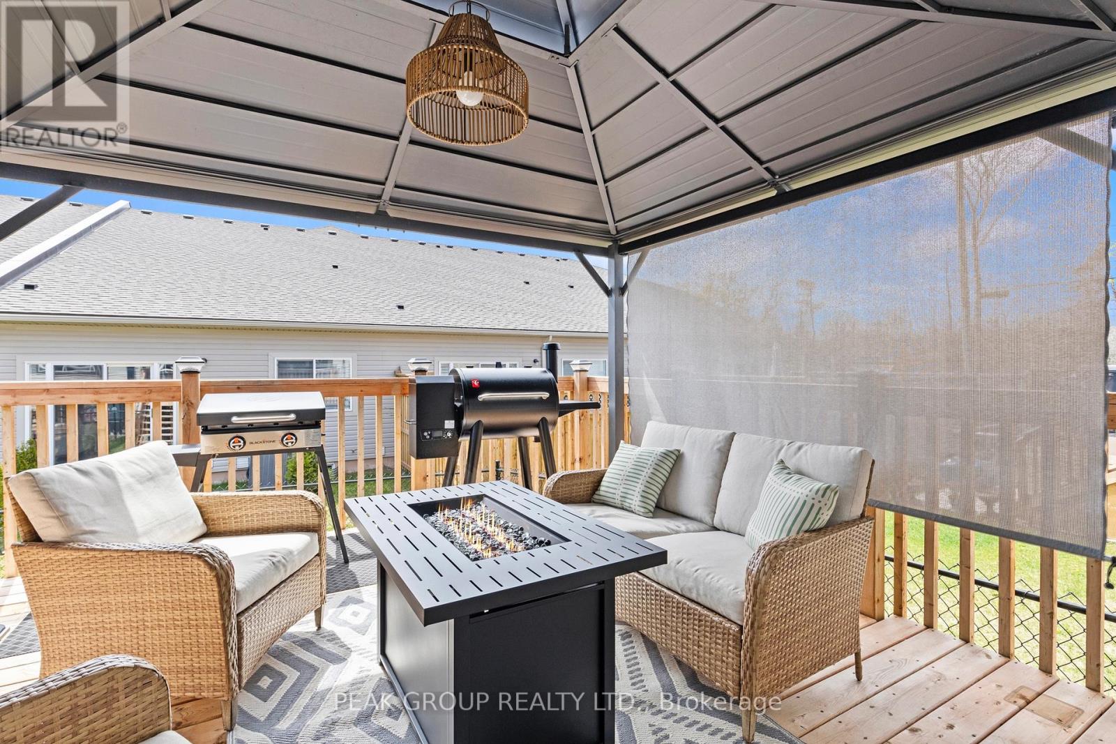 439 WILLIAMS CRESCENT - 26