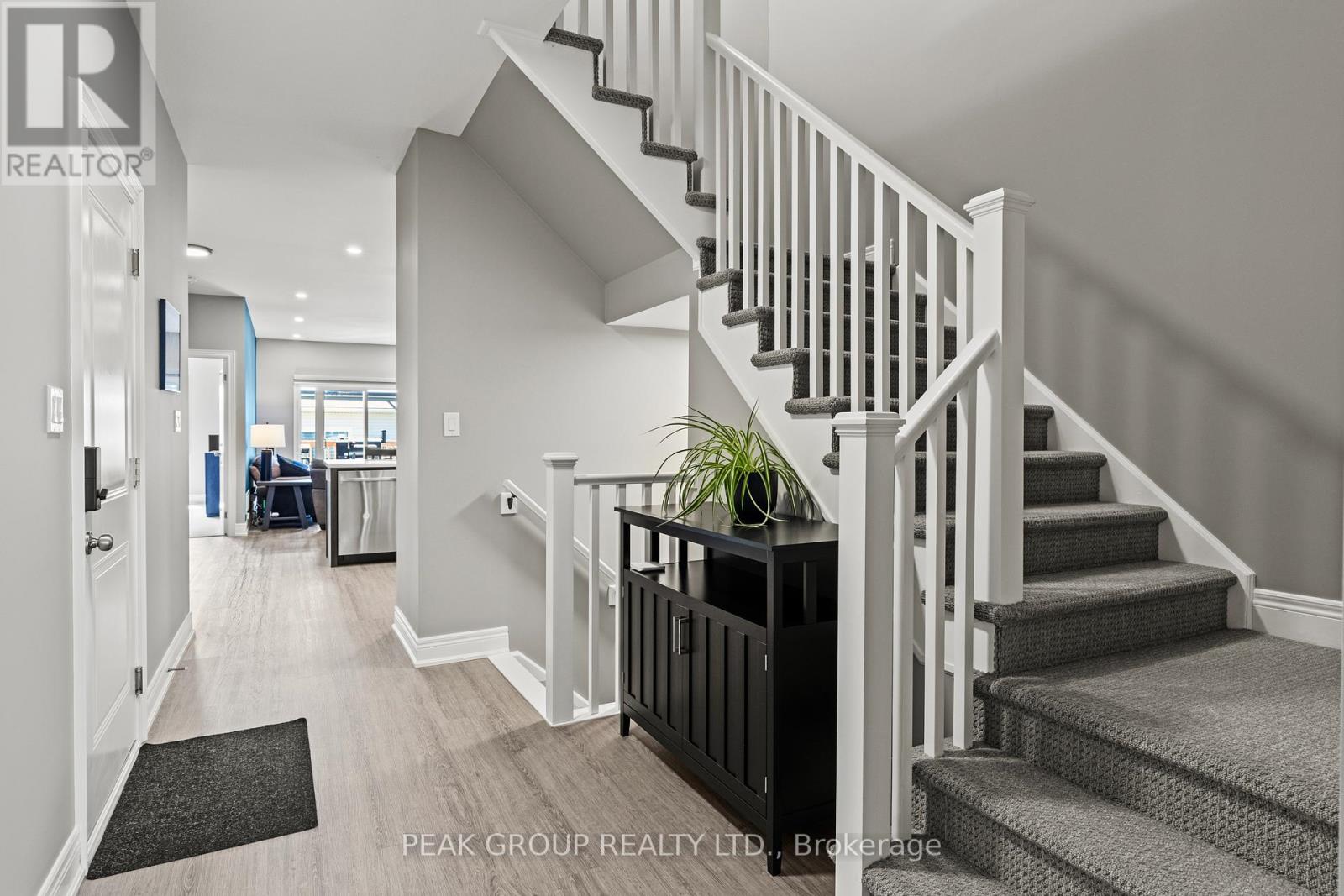 439 WILLIAMS CRESCENT - 4