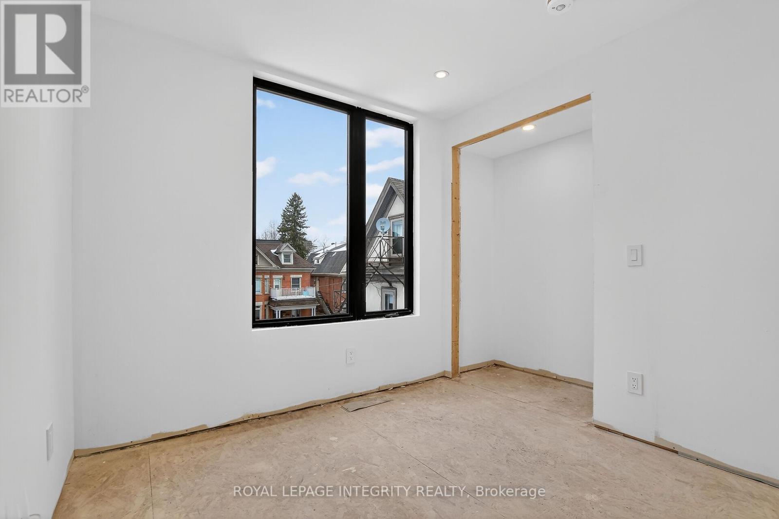 112 QUEEN ELIZABETH DRIVE - 38