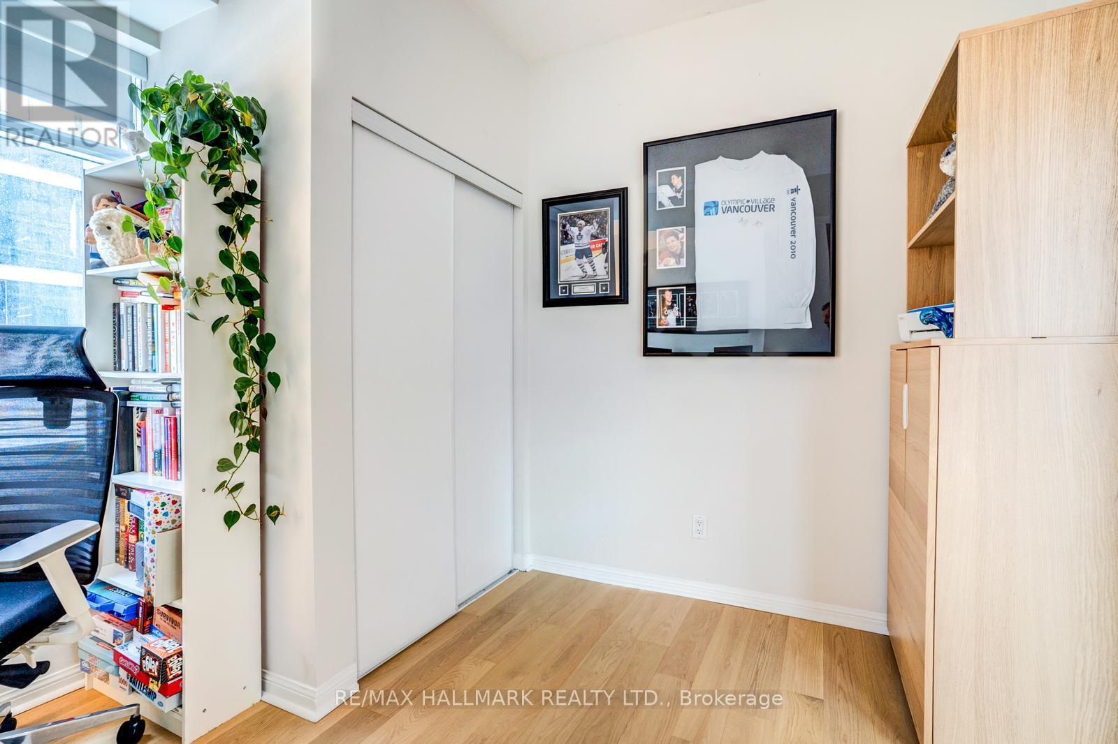#433 550 FRONT STREET W - 19