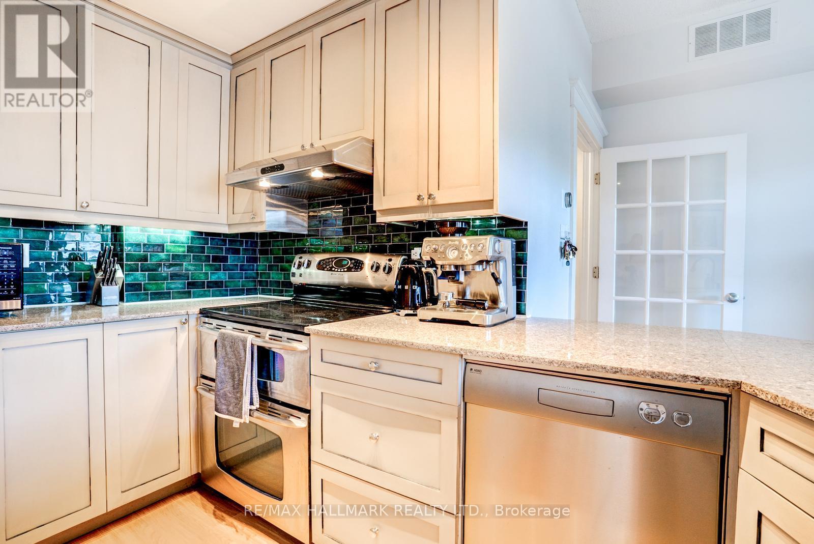#433 550 FRONT STREET W - 22