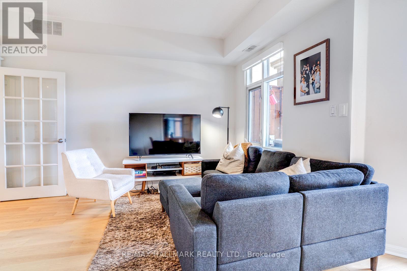 #433 550 FRONT STREET W - 8
