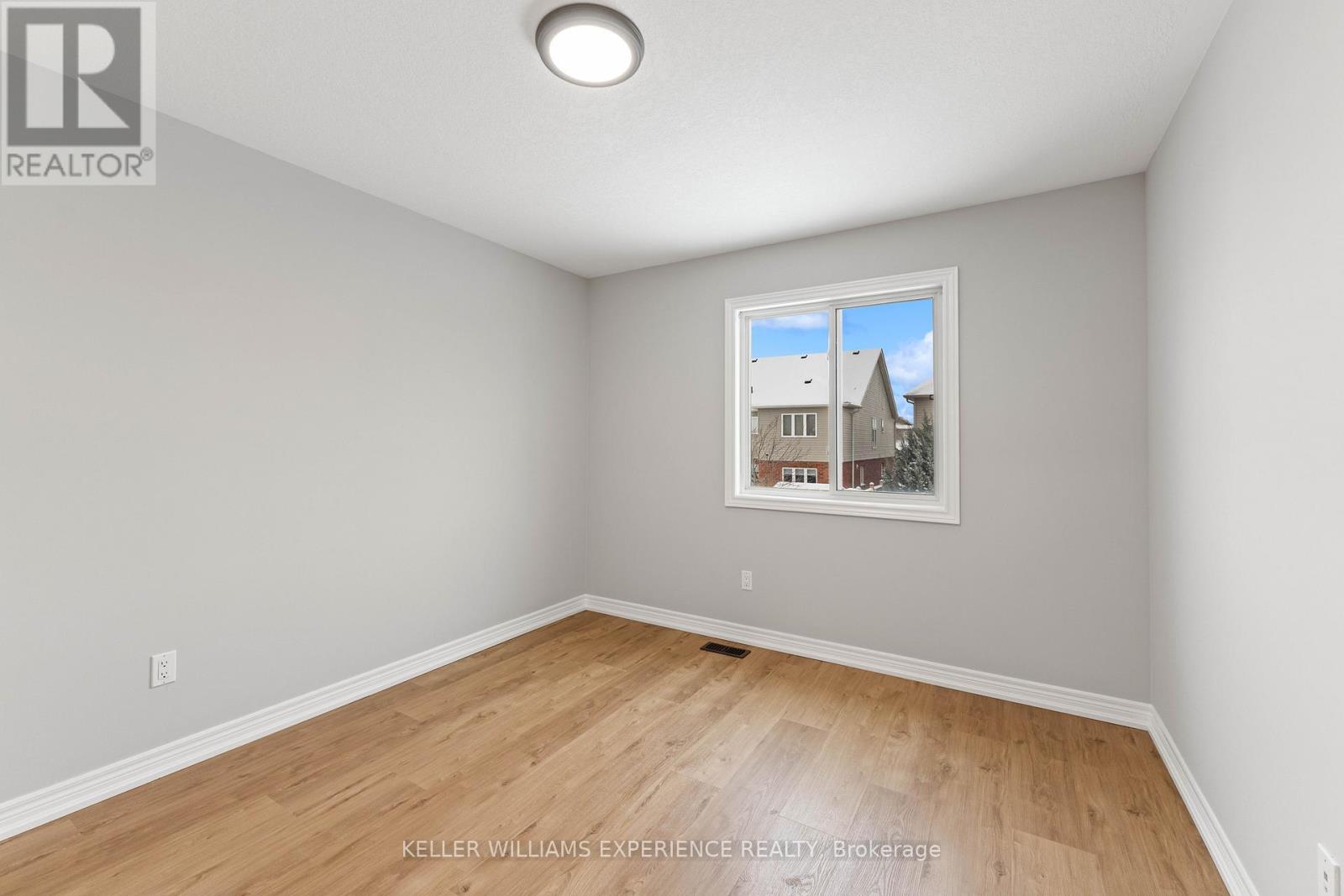 89 CONNOR AVENUE — photo 13