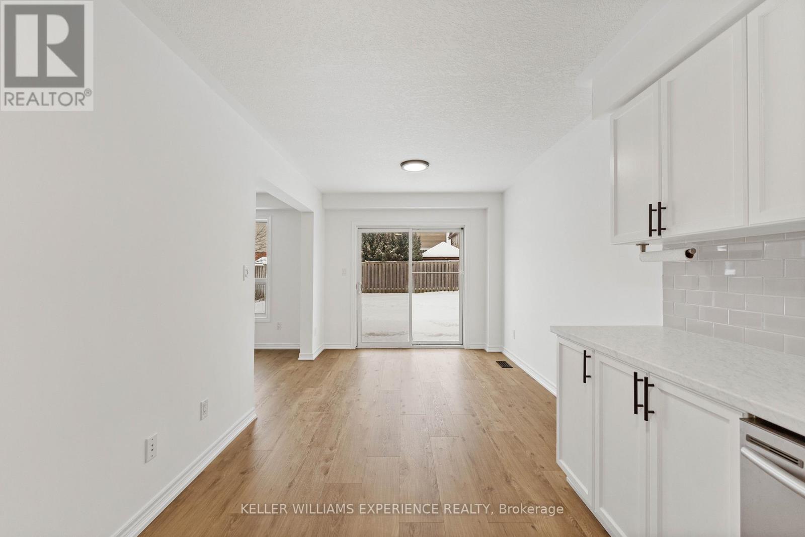 89 CONNOR AVENUE — photo 10