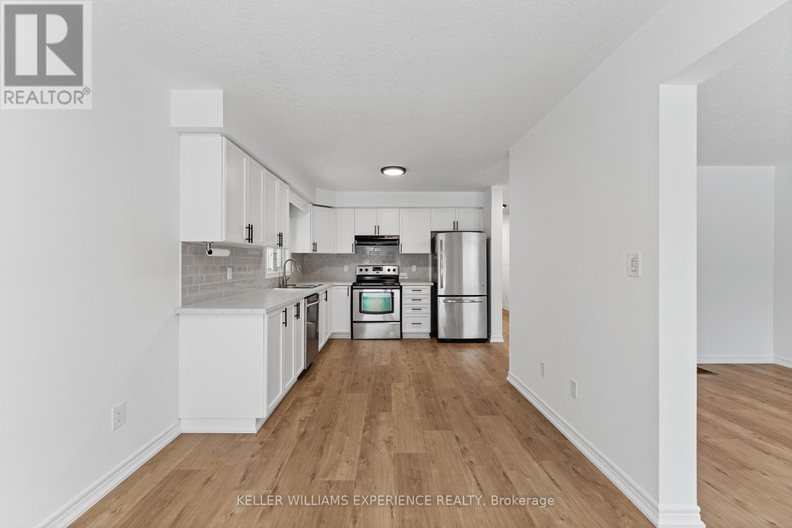 89 CONNOR AVENUE — photo 11