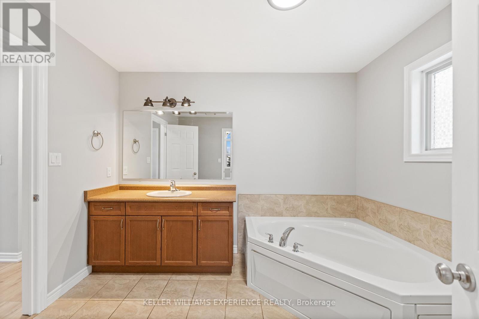 89 CONNOR AVENUE — photo 18