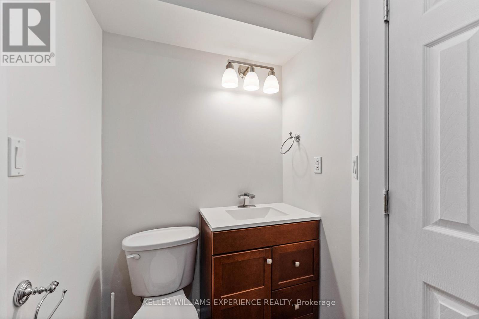 89 CONNOR AVENUE — photo 22