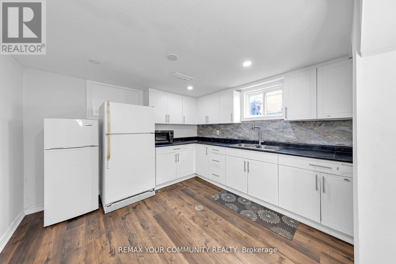 1192 WARDEN AVENUE - 29