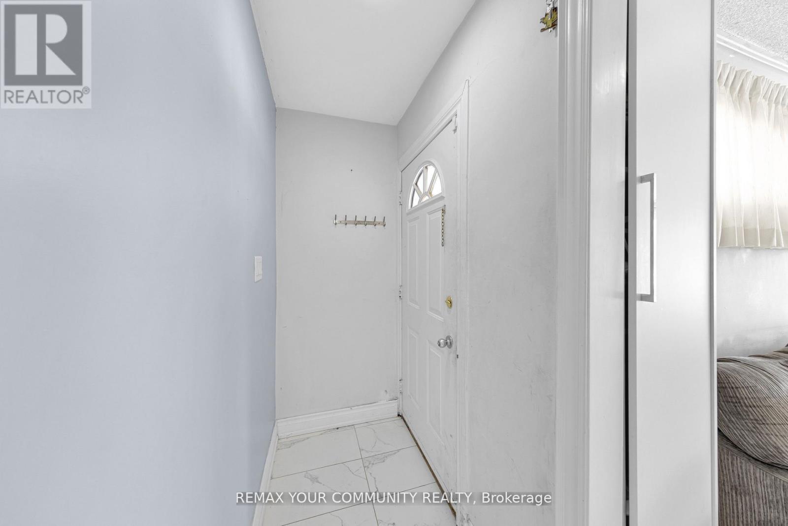 1192 WARDEN AVENUE - 4