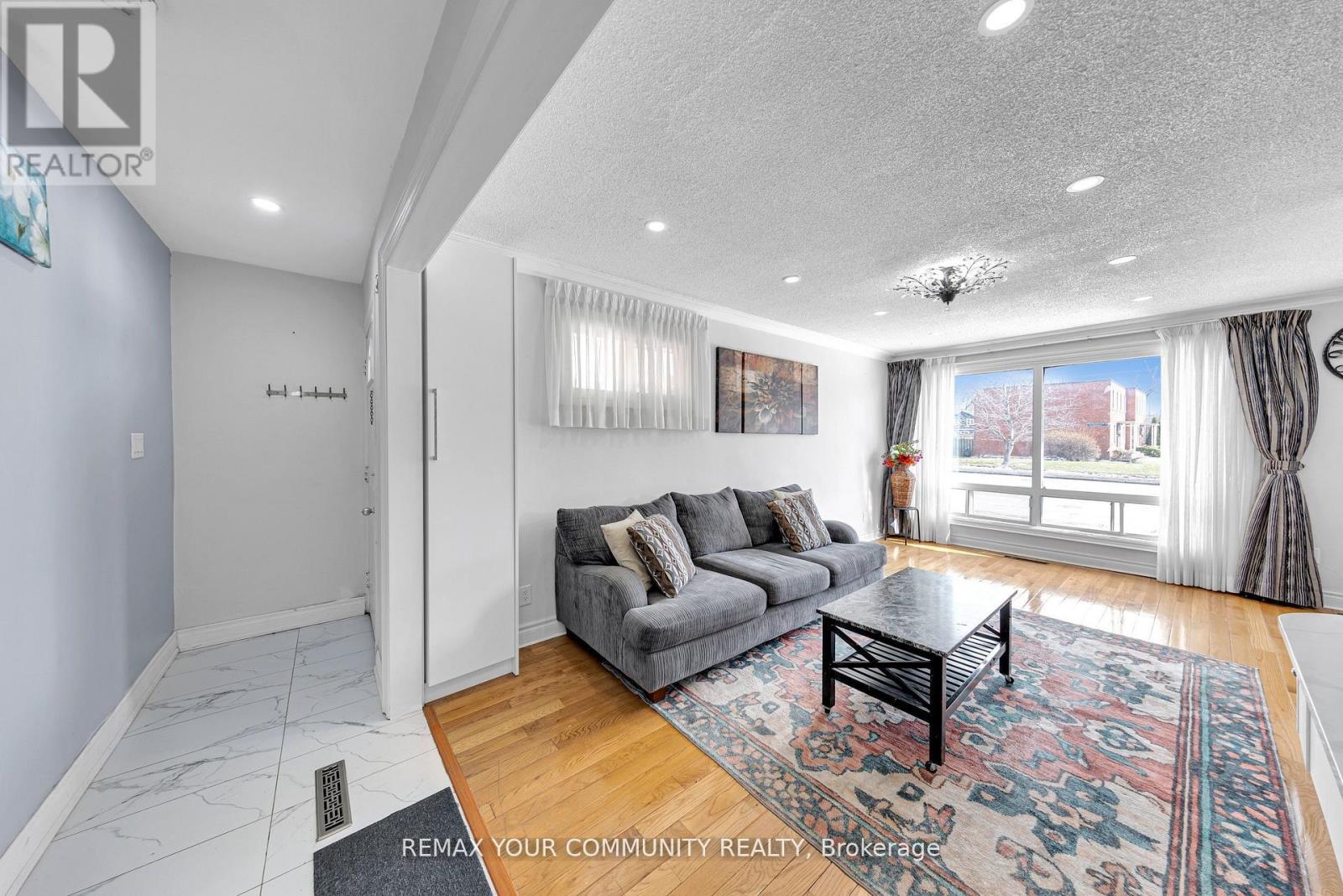 1192 WARDEN AVENUE - 5