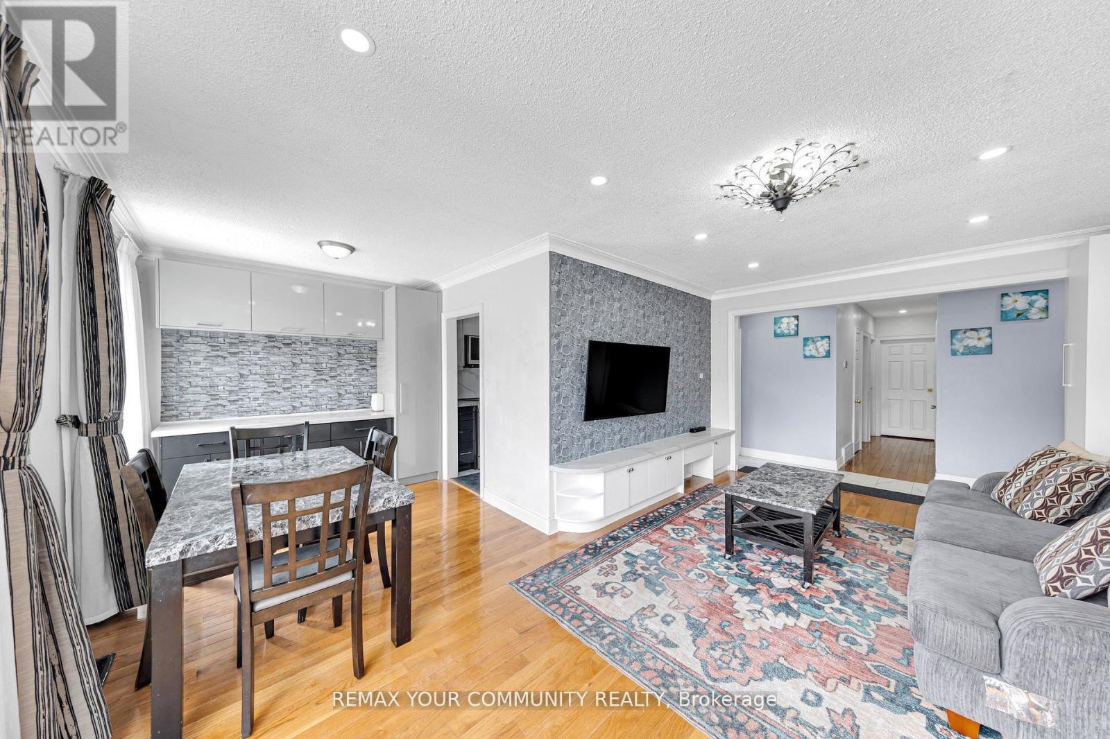 1192 WARDEN AVENUE - 9