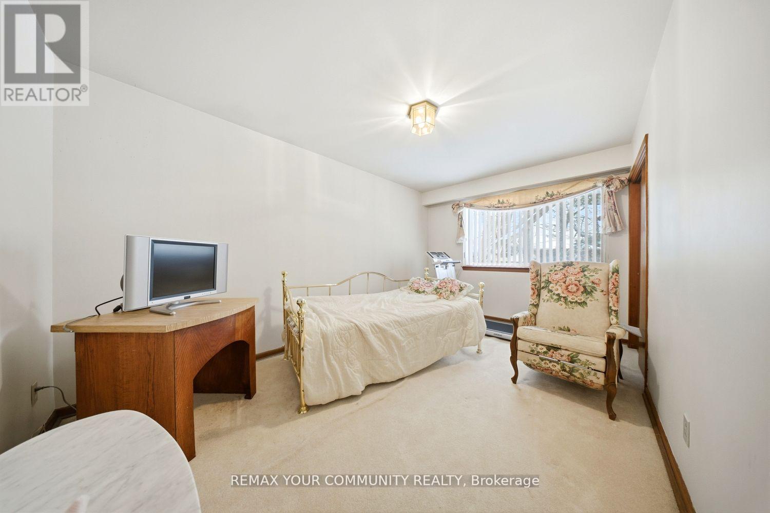 11 GROVETREE ROAD — photo 26