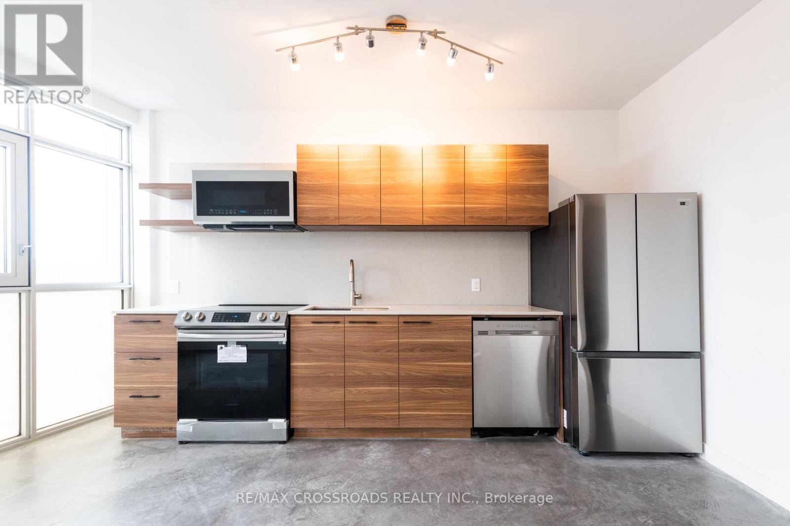 Listing photo of 3A - 3333 DUNDAS STREET W