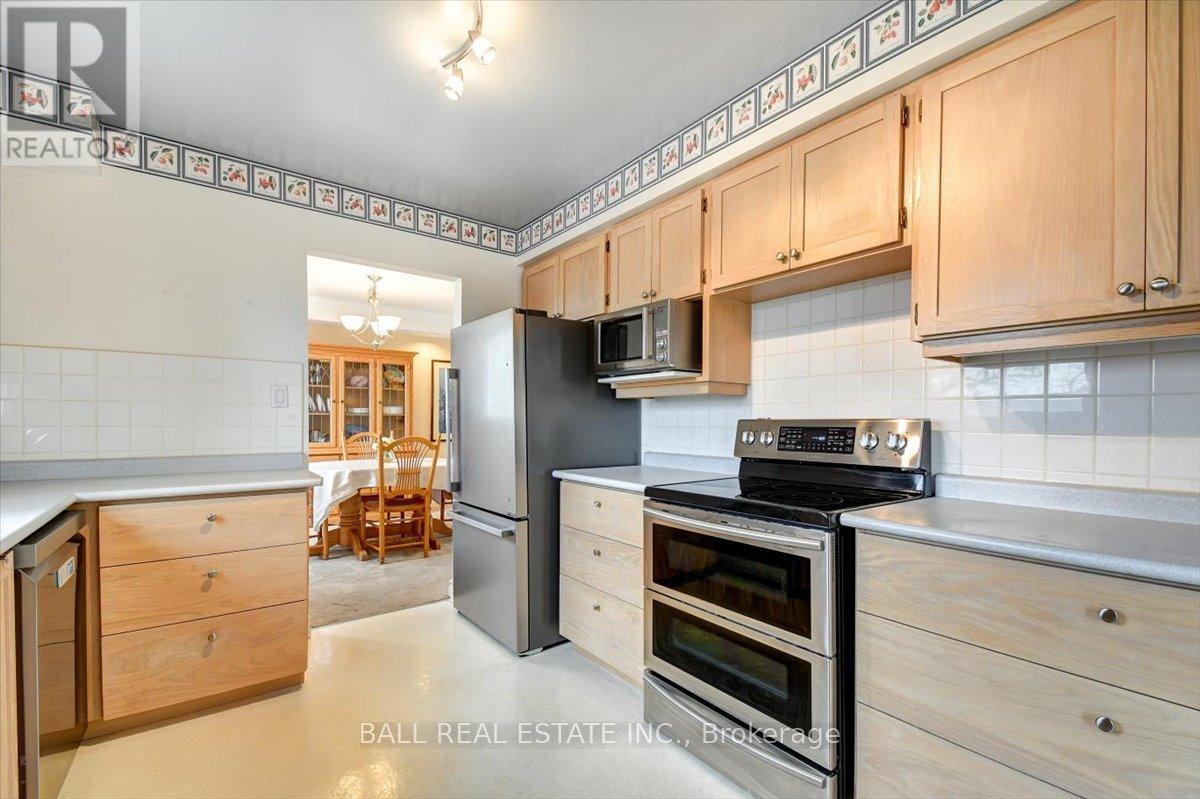 27 BLACKSTONE COURT - 12