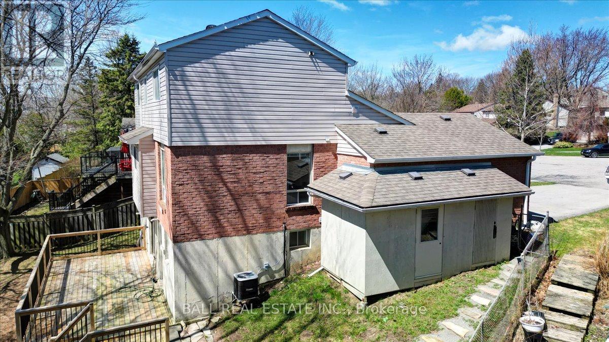 27 BLACKSTONE COURT - 35