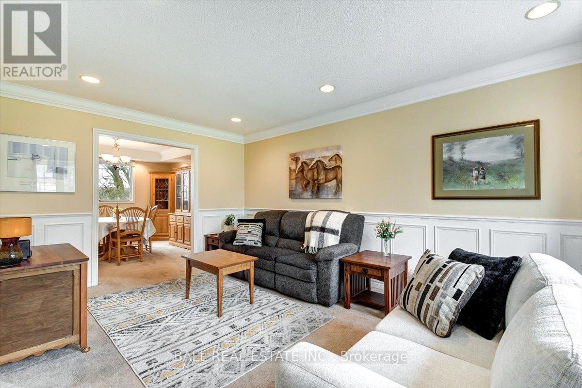 27 BLACKSTONE COURT - 7