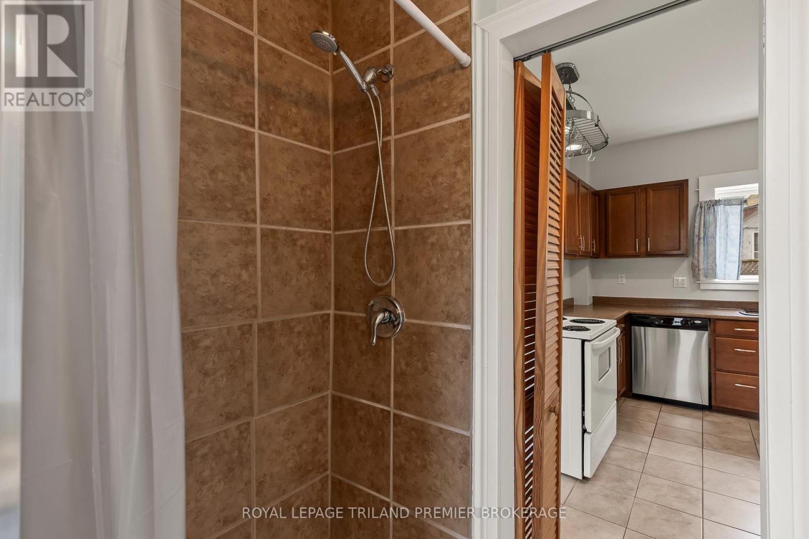 653 PRINCESS AVENUE - 18