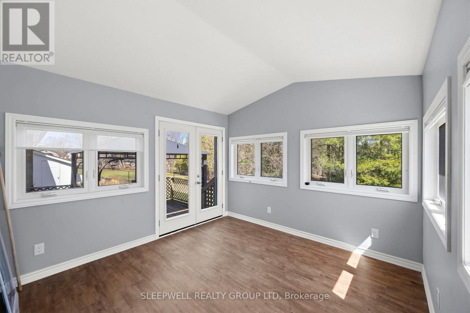 25 BASSWOOD AVENUE — photo 16