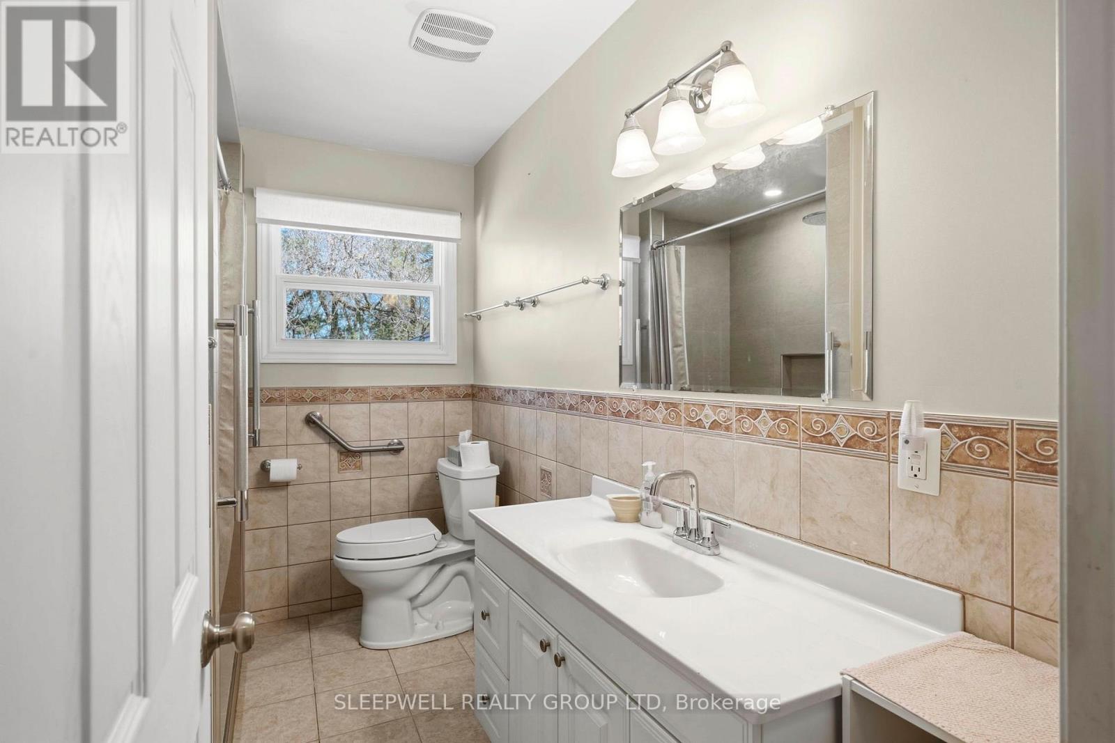 25 BASSWOOD AVENUE — photo 17