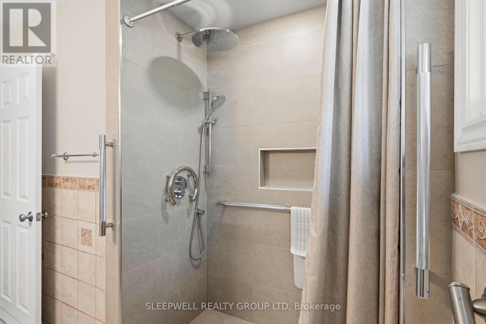 25 BASSWOOD AVENUE — photo 18