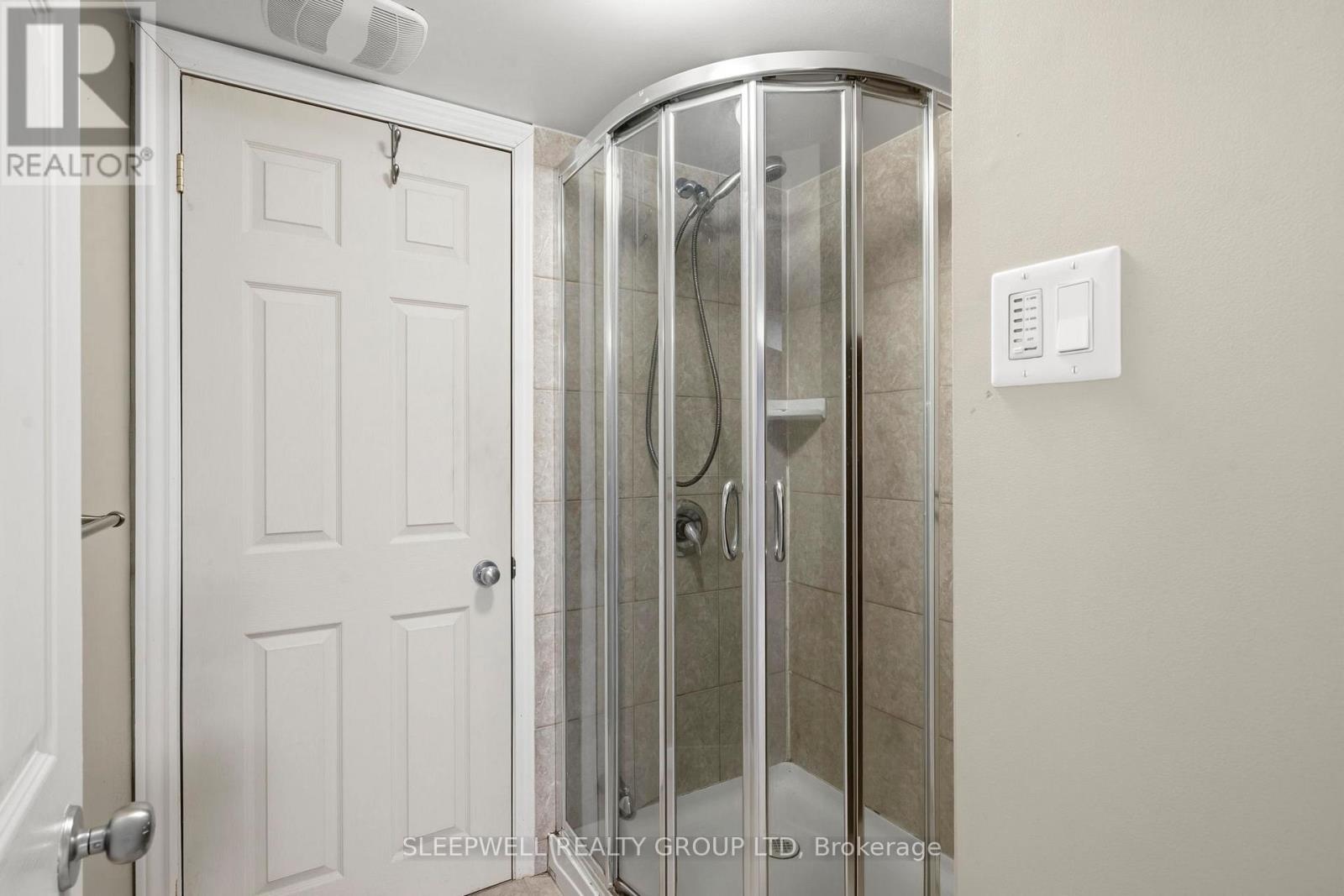 25 BASSWOOD AVENUE — photo 22