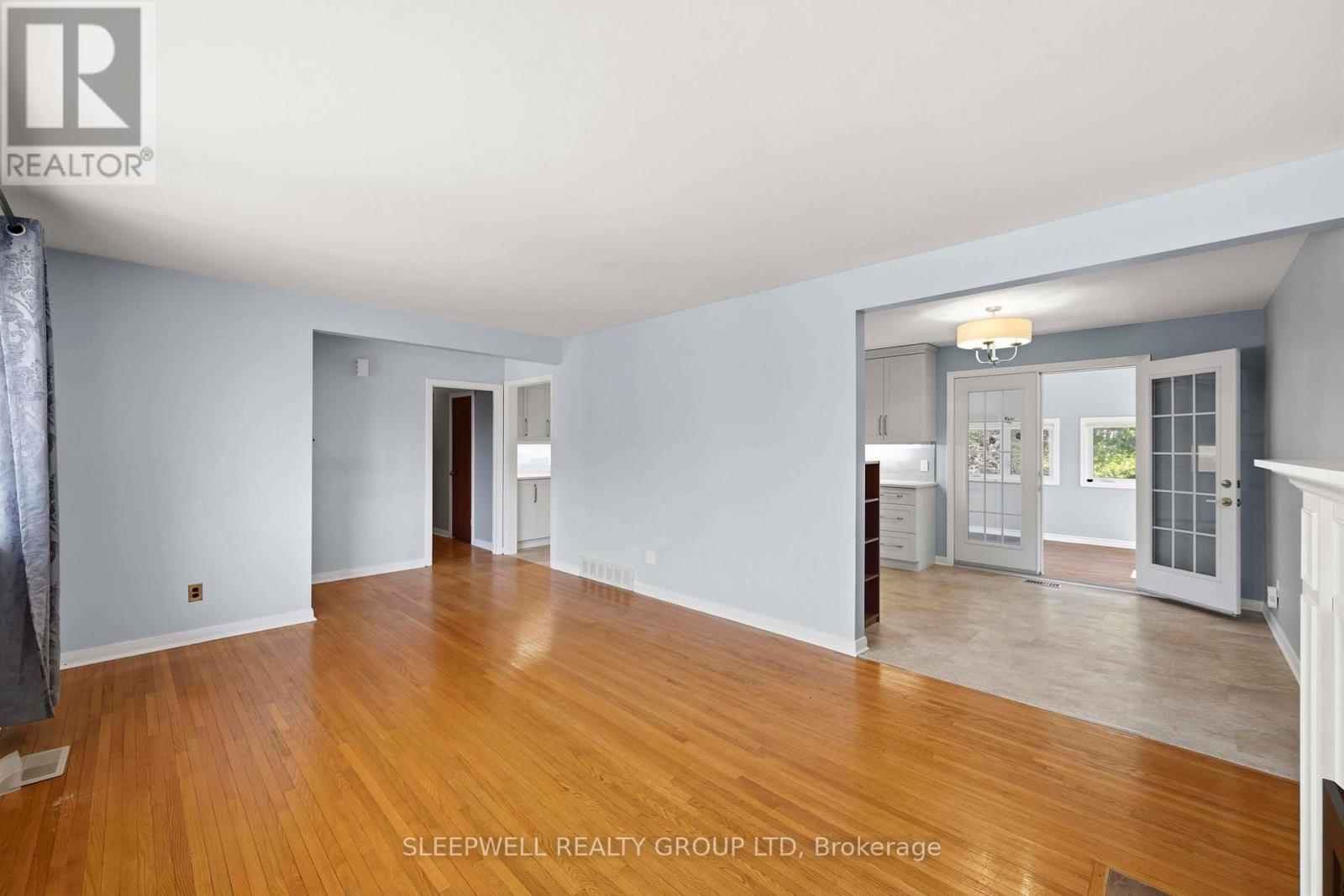 25 BASSWOOD AVENUE — photo 8