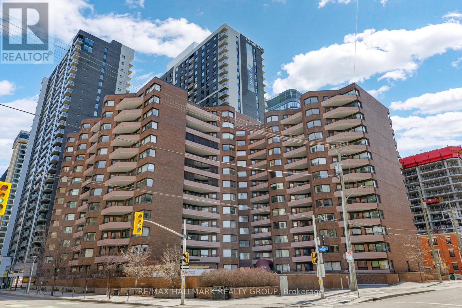 #810 151 BAY STREET - 1