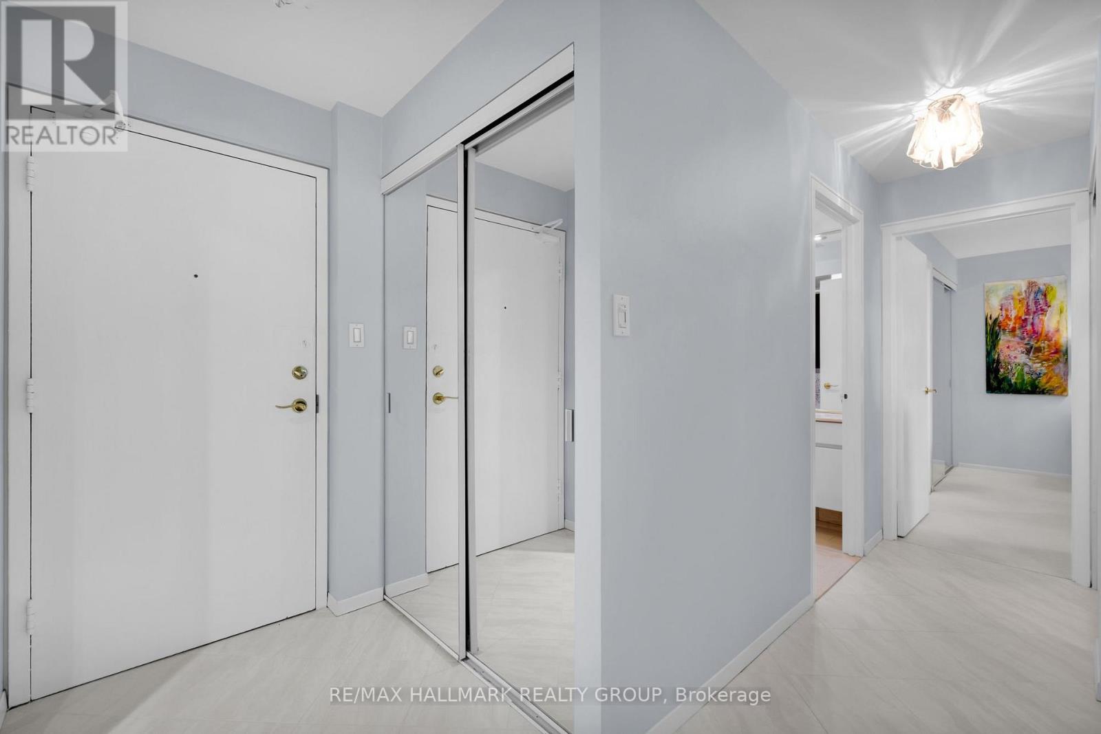 #810 151 BAY STREET - 4