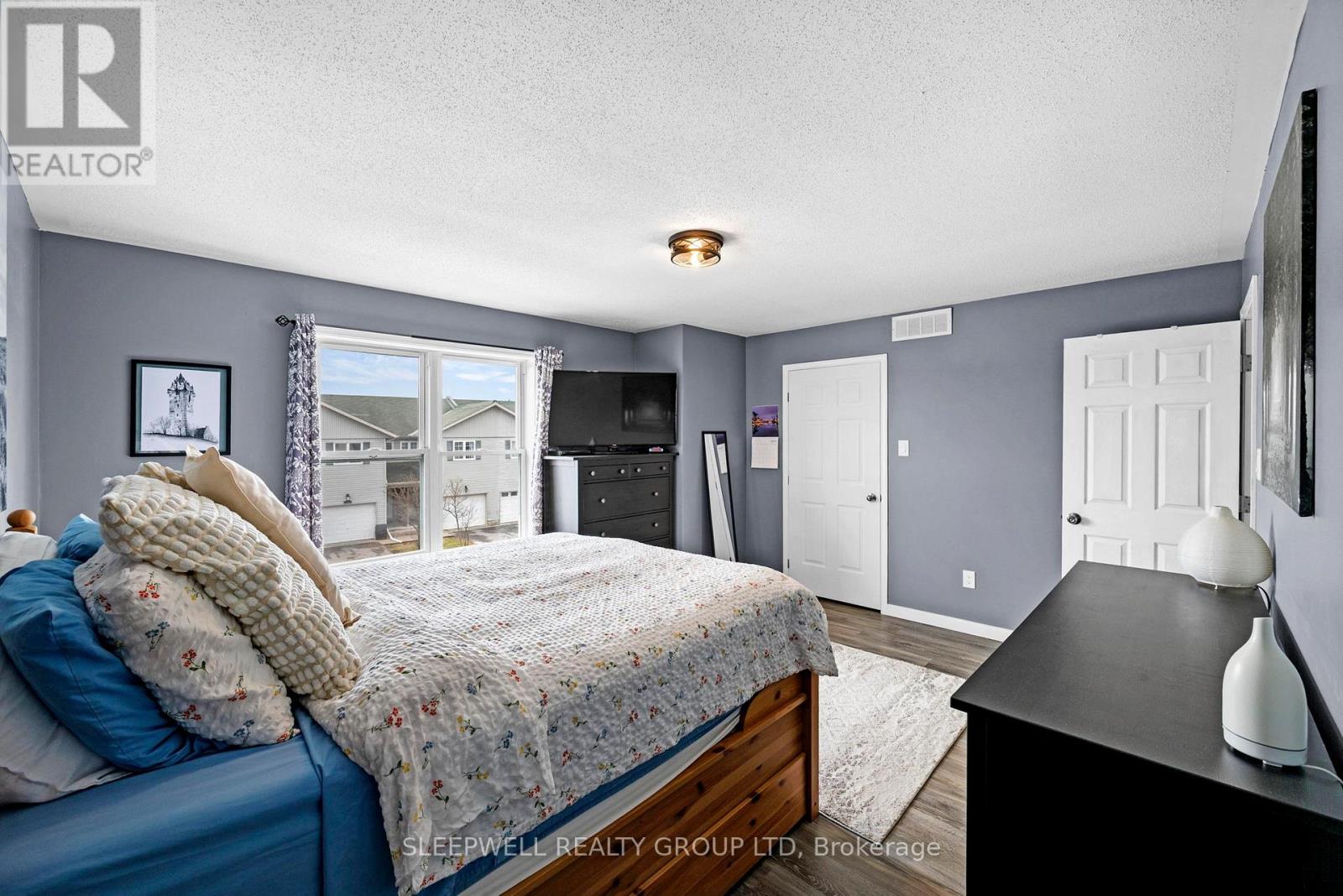 11 JOHNSTON STREET — photo 18