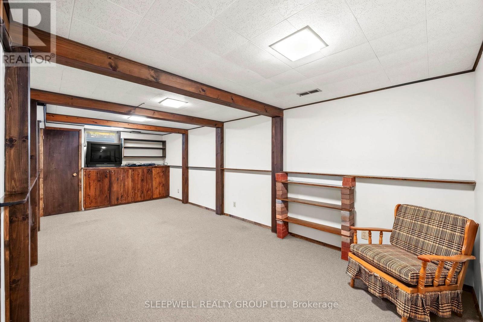 91 COUNTRY LANE W — photo 23