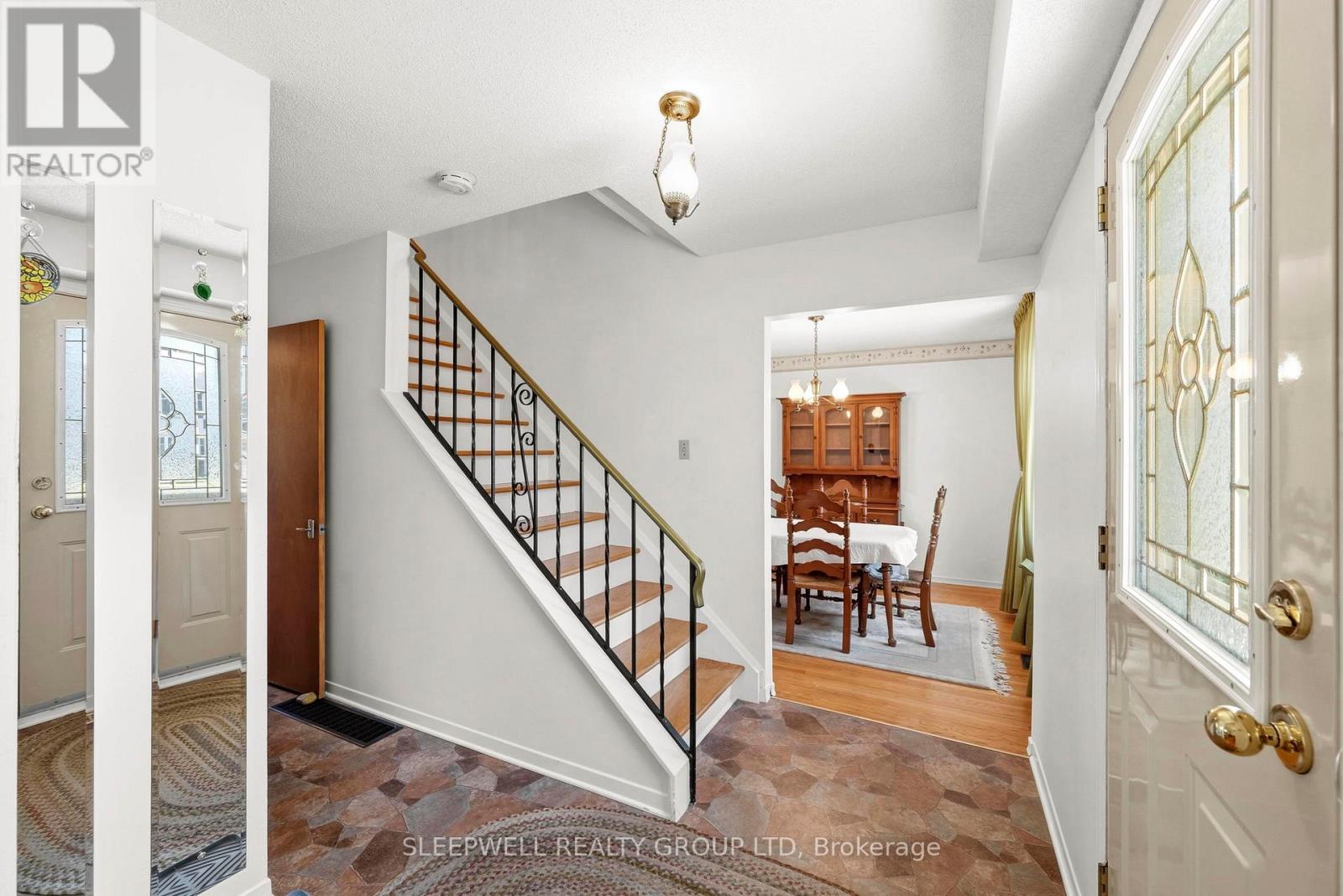 91 COUNTRY LANE W - 3