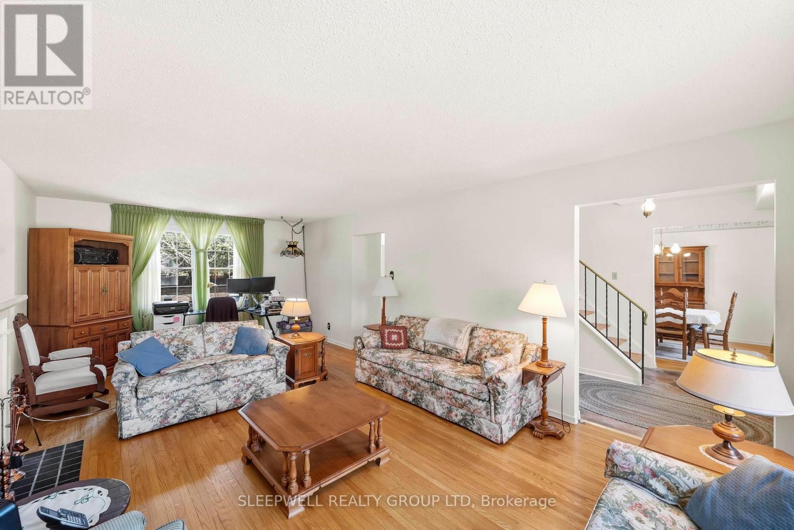 91 COUNTRY LANE W - 4
