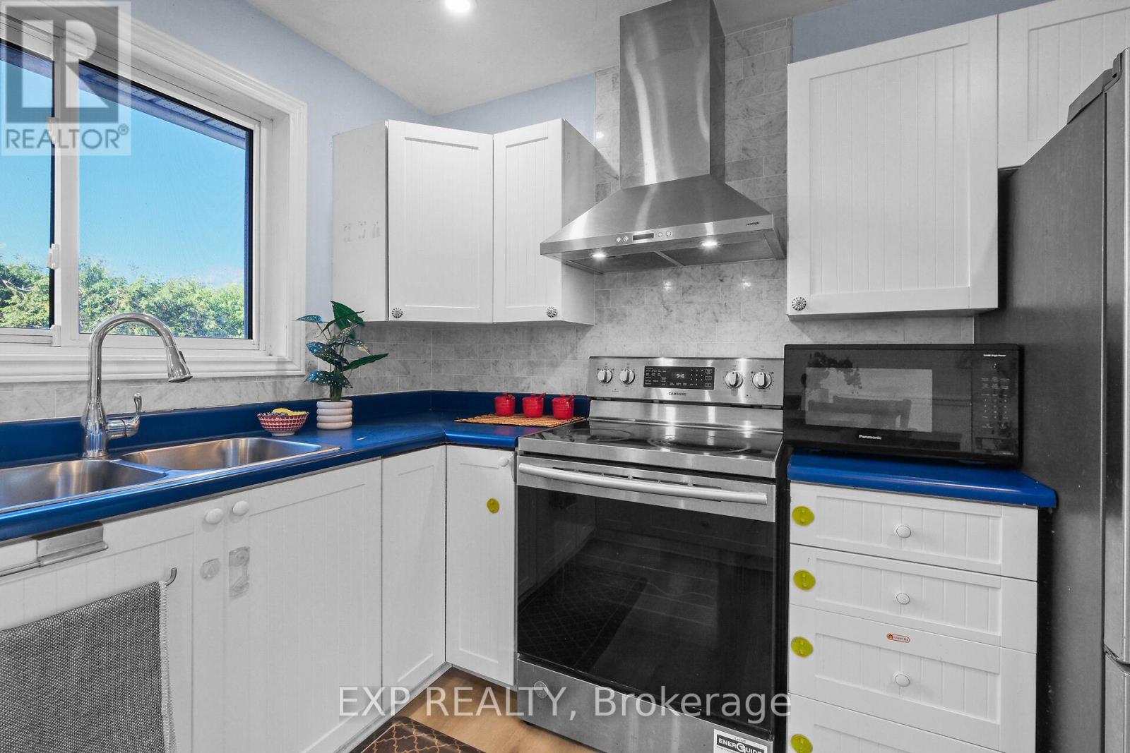 84 MARTIN STREET N - 20