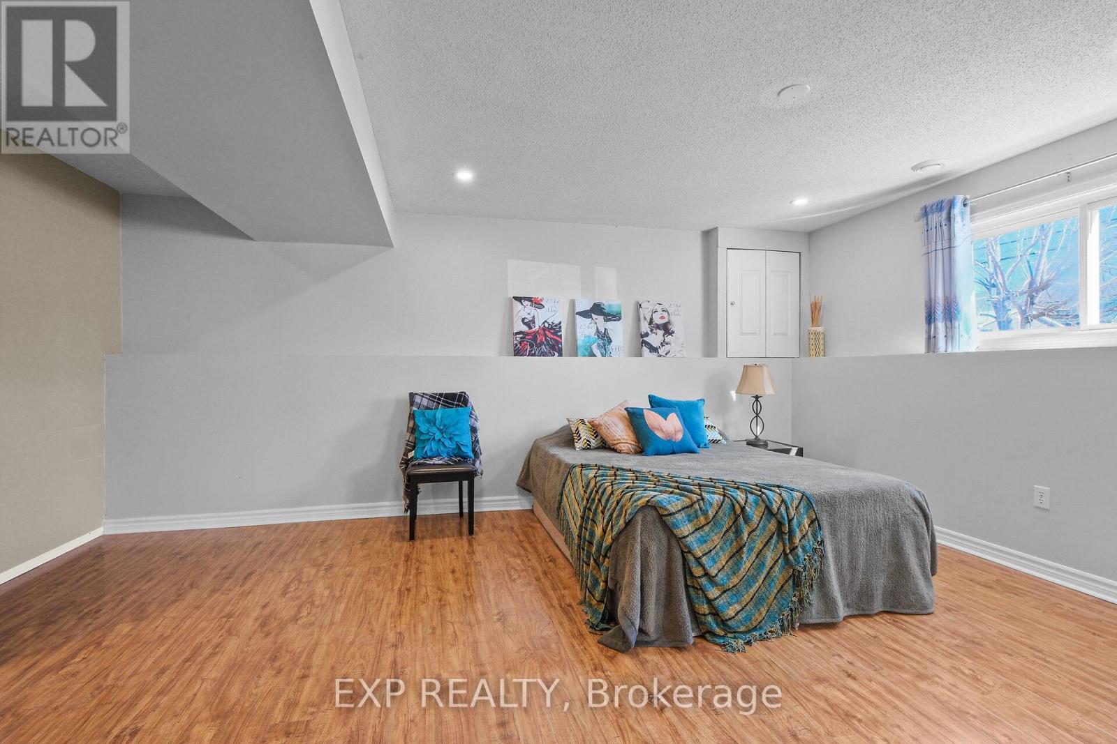 84 MARTIN STREET N - 30