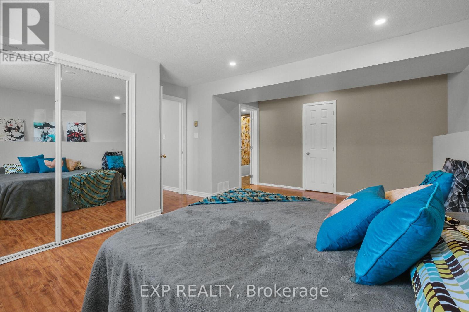 84 MARTIN STREET N - 31